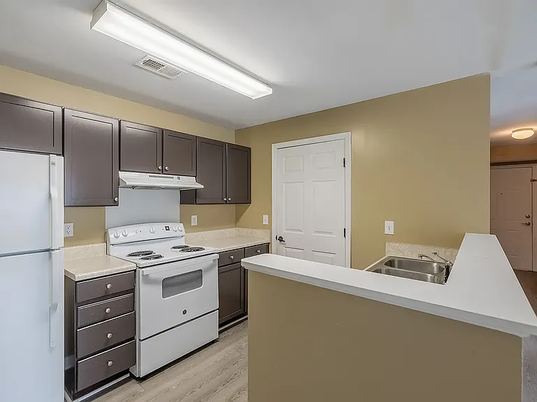 Hanover Ridge Apartments — Photo 3