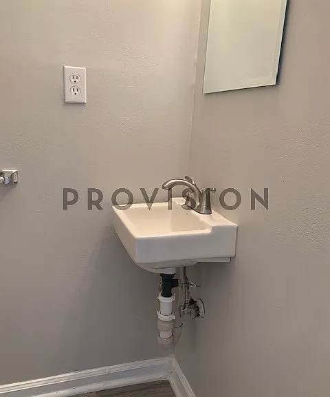 2 bed, 1.5 bath, $1,025 — Photo 9