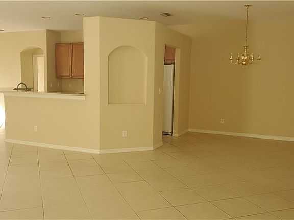 3rd image of 20101 Eagle Glen Way