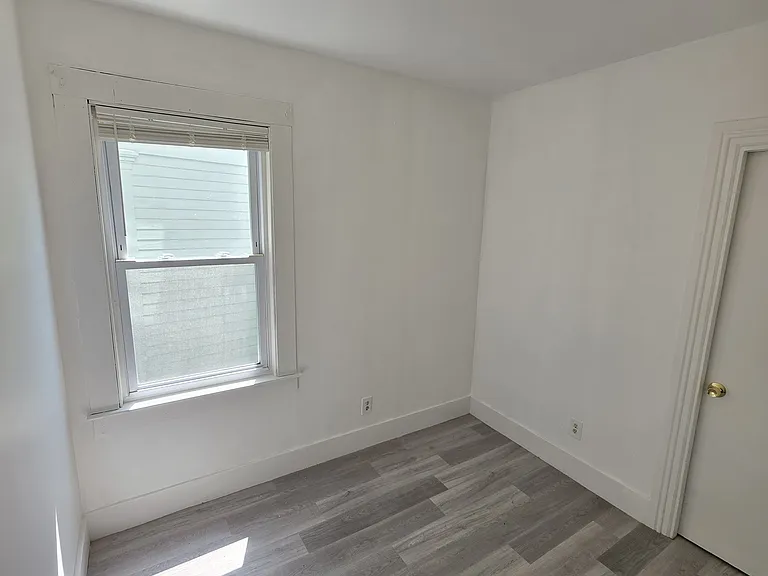  121 Church St 1stflr 1b/1b Renovated Newfloors Freshpaint Petsok Prkg — Photo 7