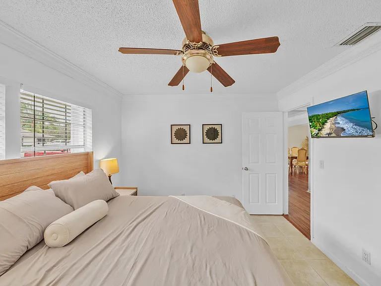 1350 Riverside Cir #1 — Photo 32
