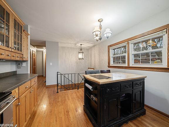 2nd image of 408 E Fullerton Ave