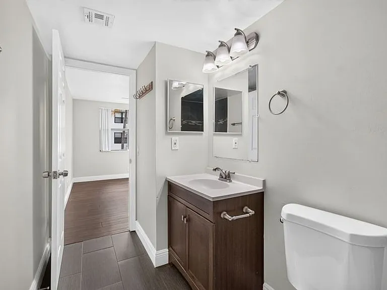 706 Executive Center Dr #23-2-23 — Photo 16