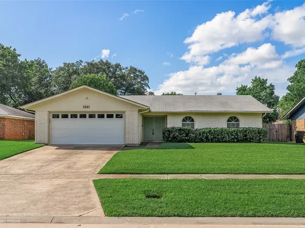 1901 Pluto Dr, Bossier City, LA 71112