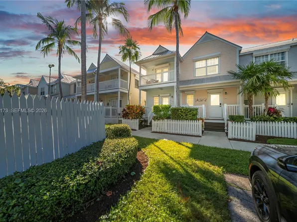 5036 Sunset Village Dr, Duck Key, FL 33050