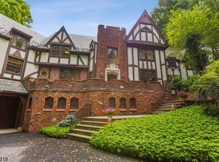 3 Essex Rd, Summit, NJ 07901