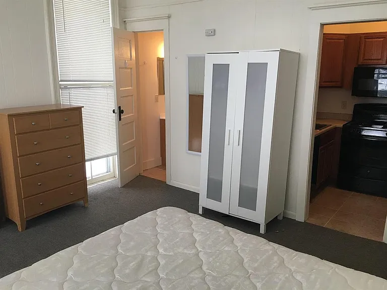 105 Dewitt Pl #1 — Photo 2