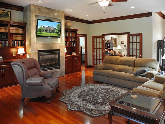 2nd image of 3721 Whitworth Dr