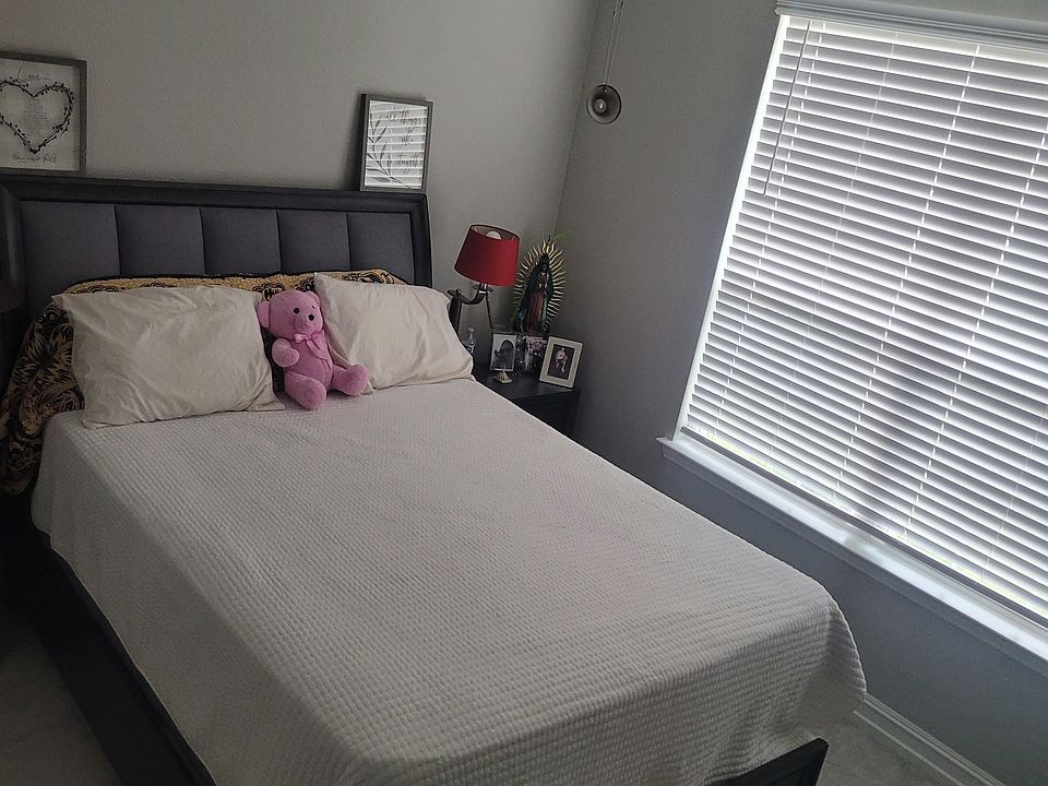 1st image of 532 Wickerdale Way