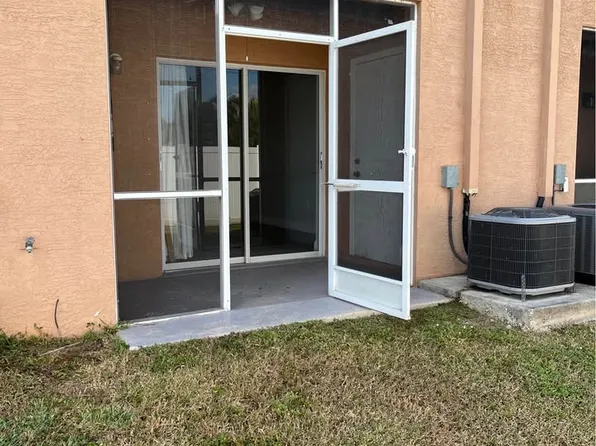 1227 SE 23rd Pl APT 3, Cape Coral, FL 33990