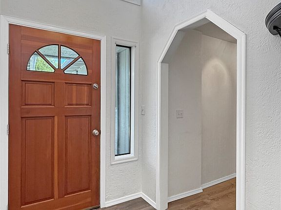 5th image of 13329 58th Drive NE