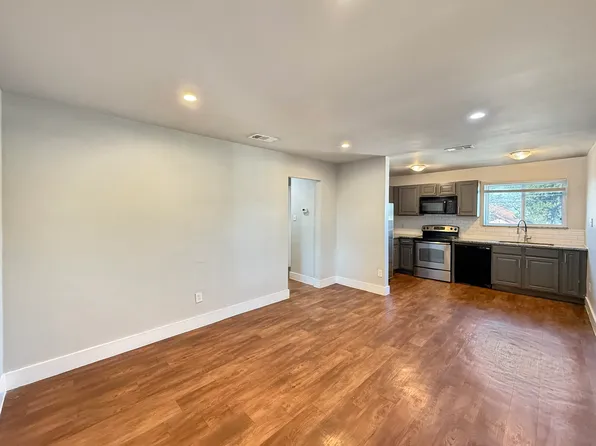 740 Edgemont Ave APT 203, Dallas, TX 75216