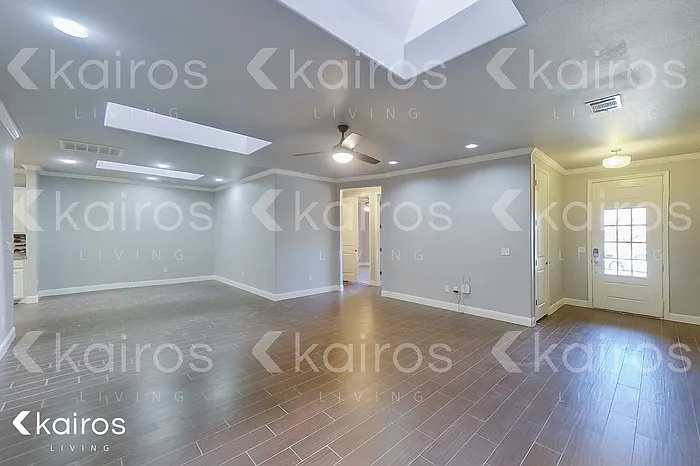 7308 Mosley St — Photo 2