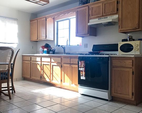 4th image of 141 E 116th Pl