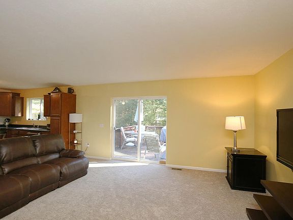 4th image of 6772 Wildwood Ct NE