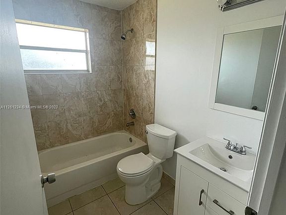4th image of 757 NW 95th Ter #759