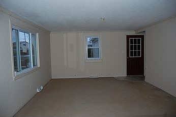 4th image of 4382 Barnes Ave
