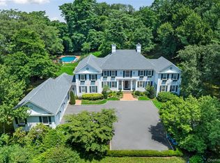 28 Sterling Ln, Port Washington, NY 11050