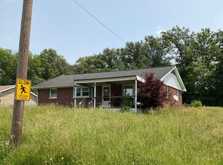 513 Polk St, Oakland City, IN 47660