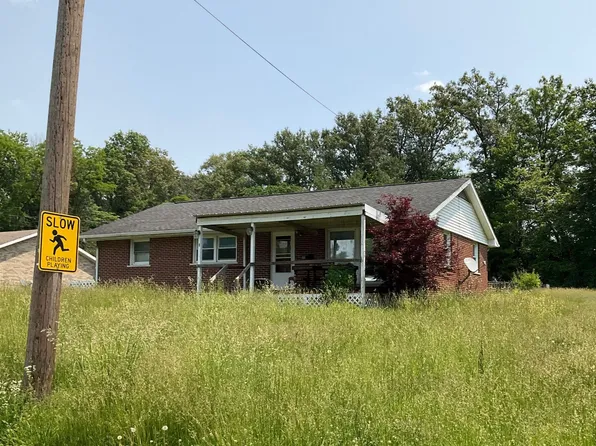 513 Polk St, Oakland City, IN 47660