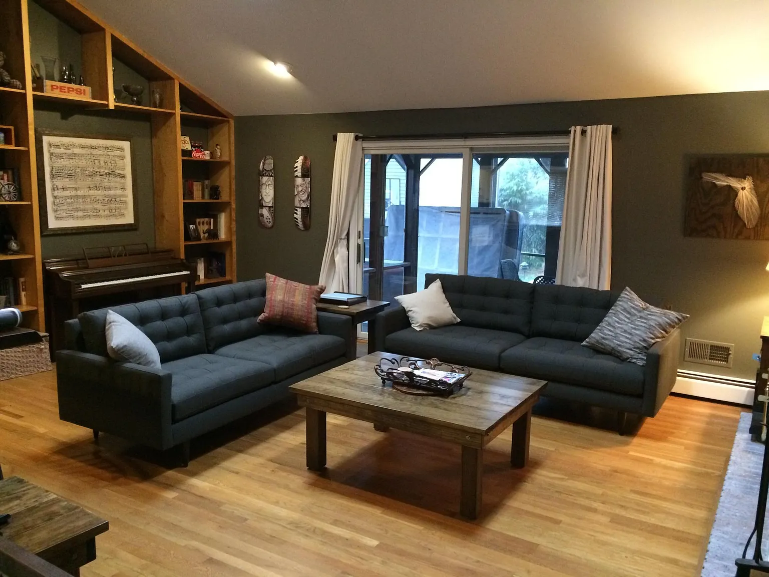 3 bed, 2400 sqft, $3,500 — Photo 2
