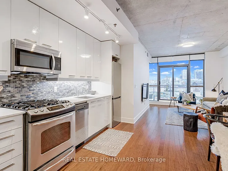 90 Trinity St #709 — Photo 3