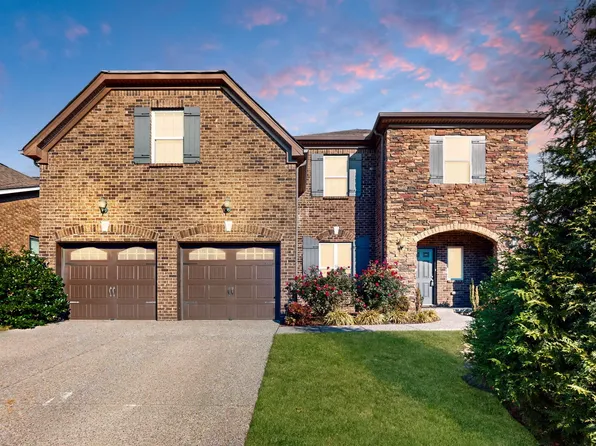 145 Grindstone Dr, Gallatin, TN 37066