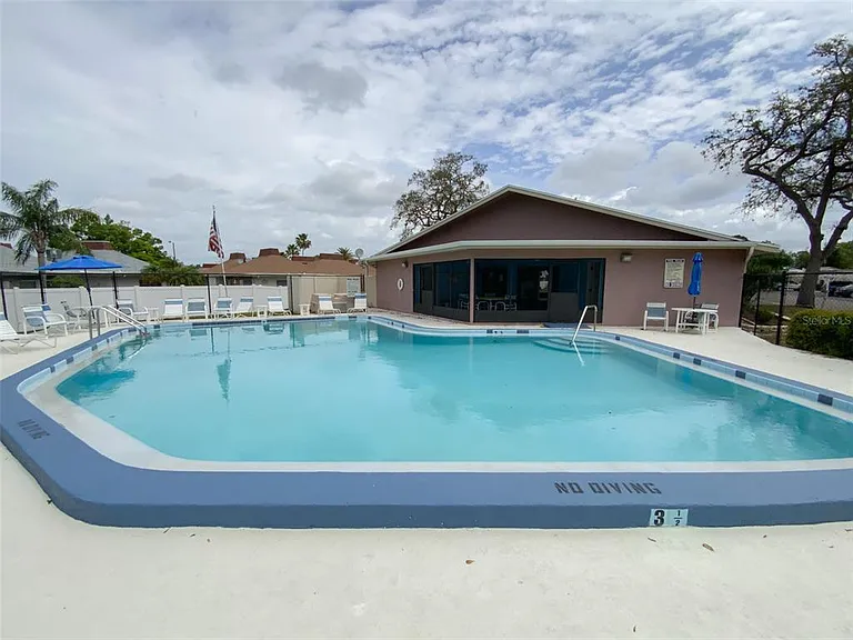 2242 Pinewood Villas Dr — Photo 29