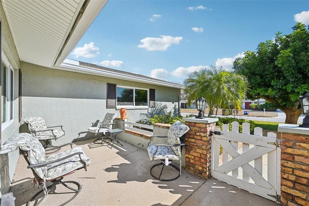 101 Algiers Dr, Venice, FL - More