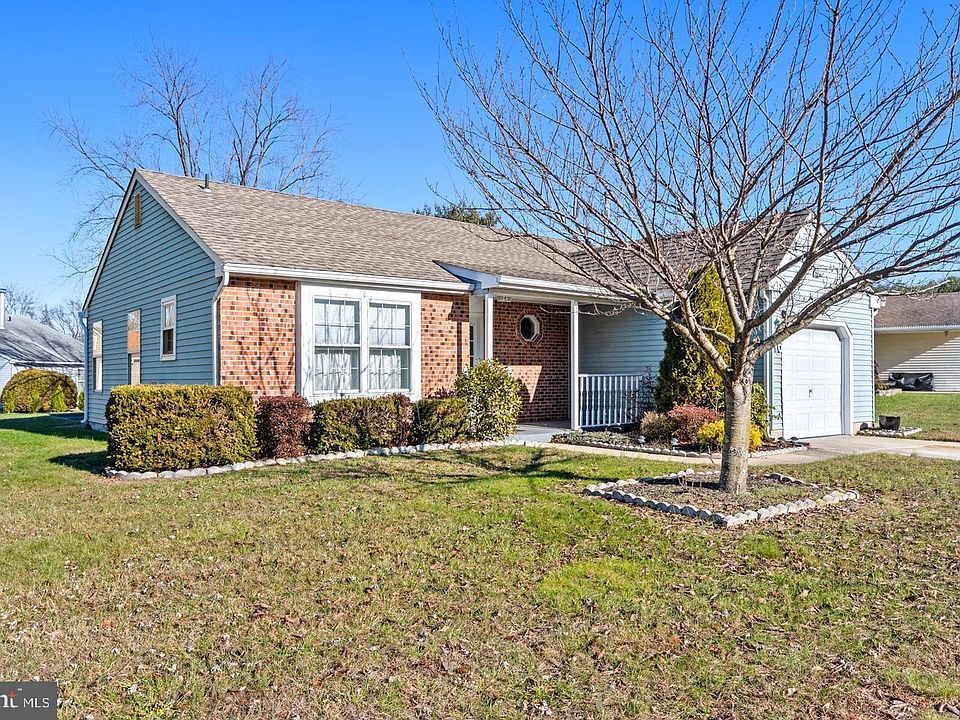 1st image of 16 Knollwood Dr