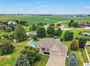 4003 Fox Ridge Cir, Bellevue, NE 68123
