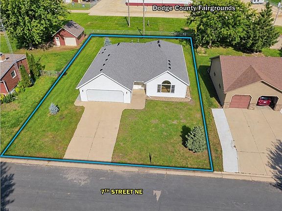 2nd image of 101 7th St NE
