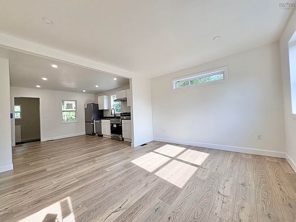 5th image of 162 6th St