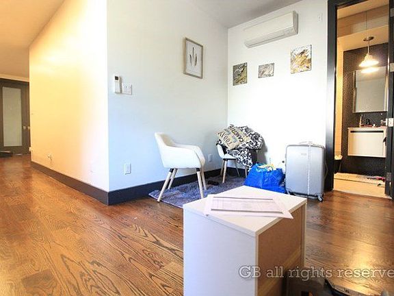 3rd image of 133 Woodbine St #202