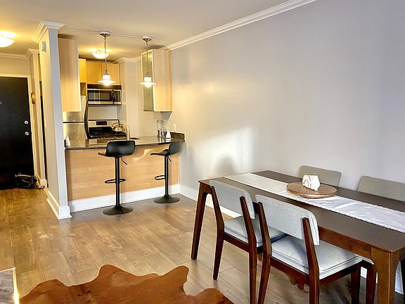 4th image of 210 N 17th St Unit 208