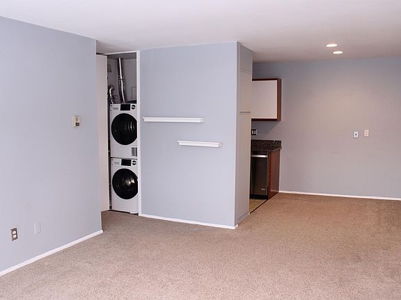4th image of 150 Bird Ave APT 25