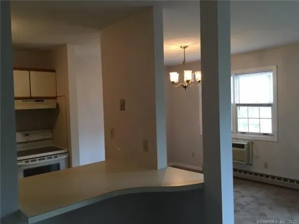 441 Clark Ave APT 22, Bristol, CT 06010