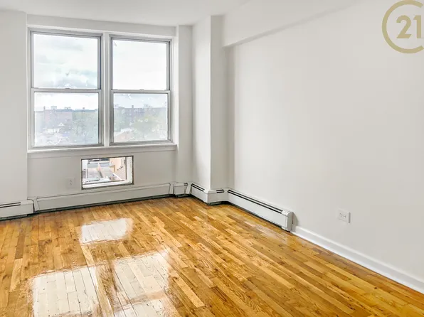 2555 East 12th Street image 1 of 13