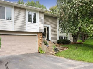 10489 Yorktown Ln N, Maple Grove, MN 55369