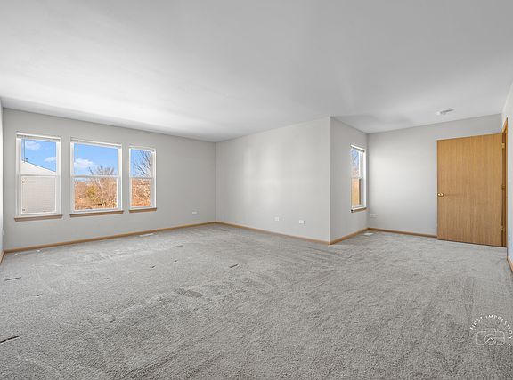 3rd image of 3201 Kenilworth Ln