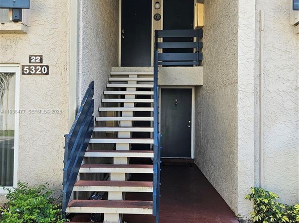 5320 NE 6th Ave #D22