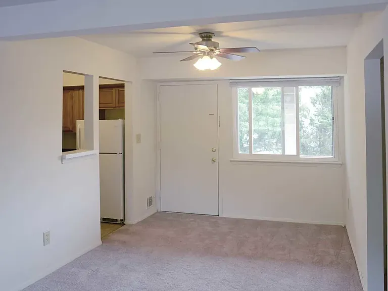 Towne Oaks Apartments — Photo 23