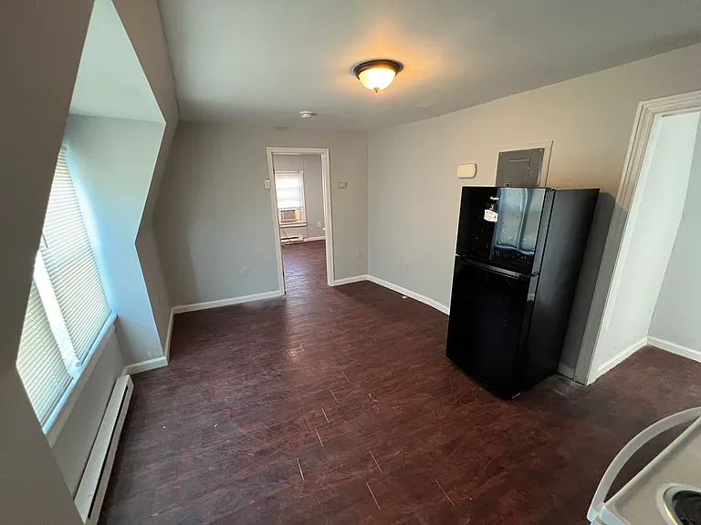 218 Walnut St — Photo 8