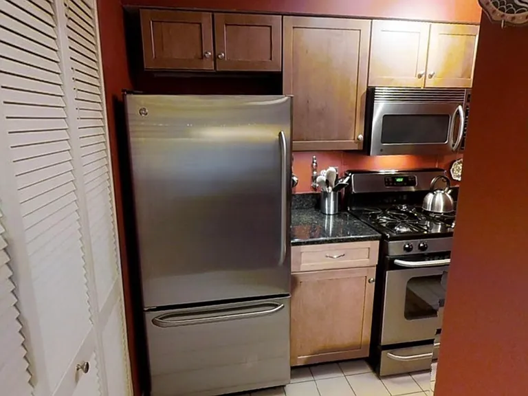 147 Kelton St #309 — Photo 8