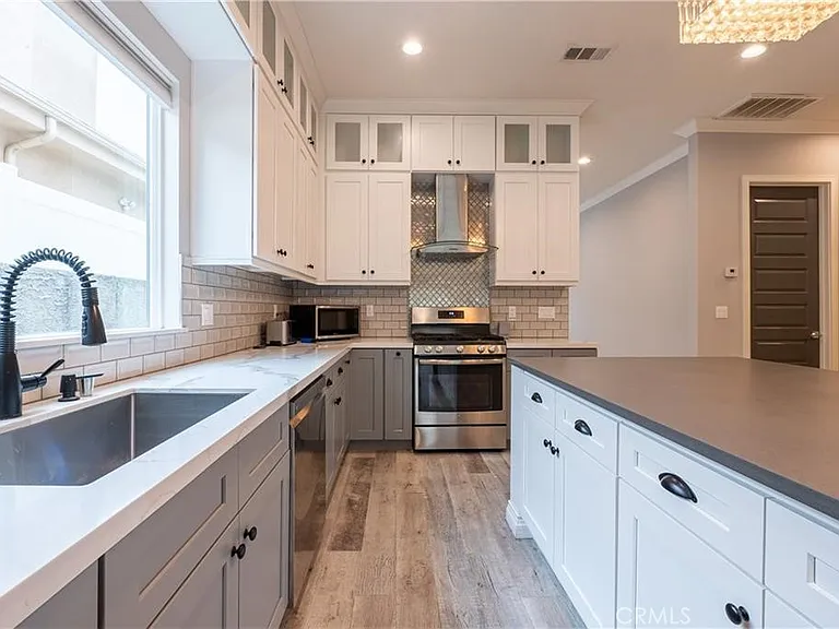 6940 Peach Ave — Photo 16