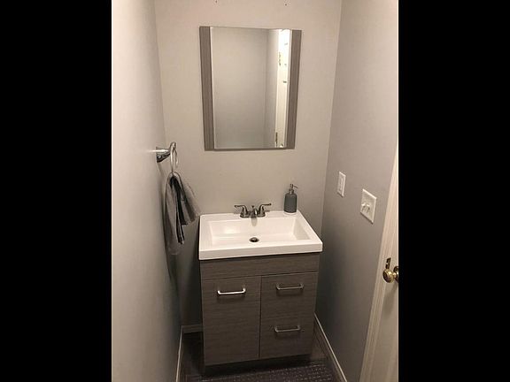 5th image of 516 Michael Grove Ave #22