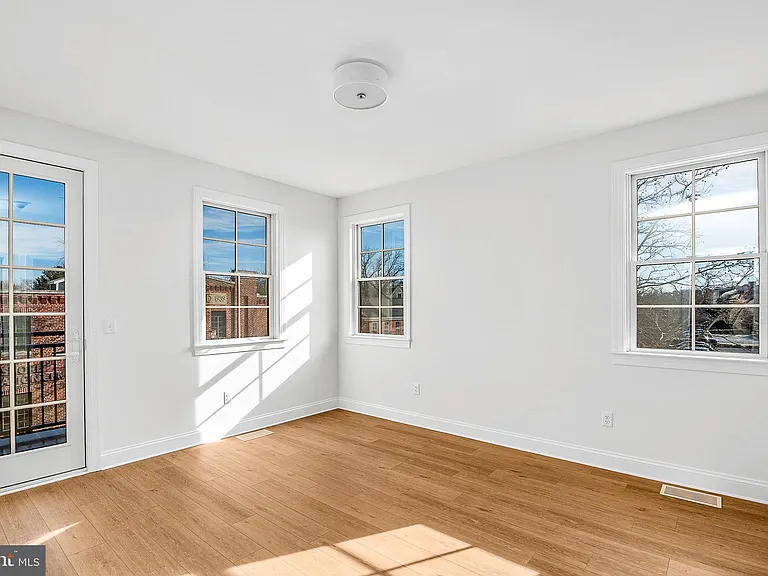 123 S Washington St #202 — Photo 19