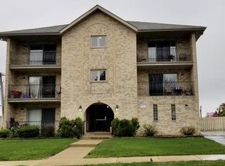 9050 S Roberts Rd #4, Hickory Hills, IL 60457