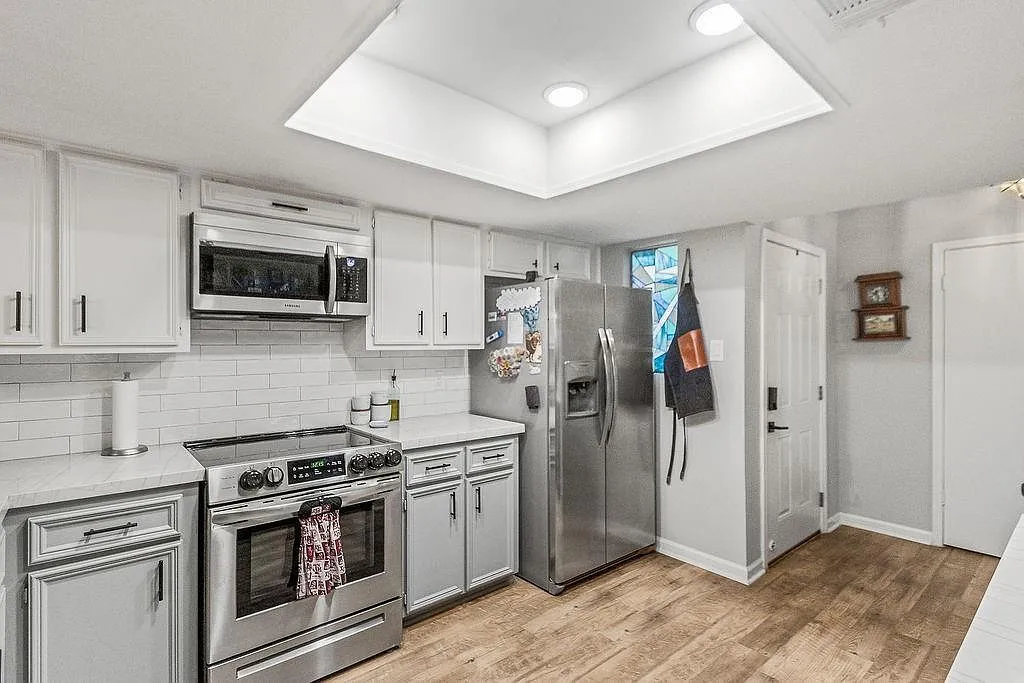2 bed, 2.0 bath, 1298 sqft, $1,800 — Photo 4