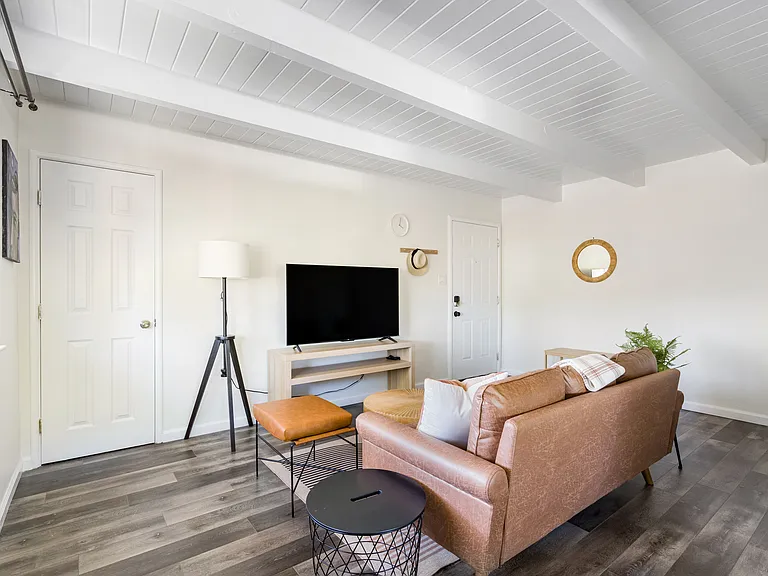 2312 Bonar St #B — Photo 14